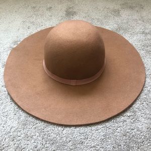 Wool Hat, Perfect for Fall 🍁